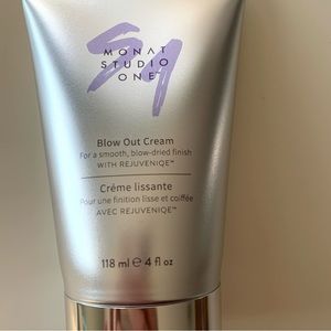 NWT - Monat blow out cream